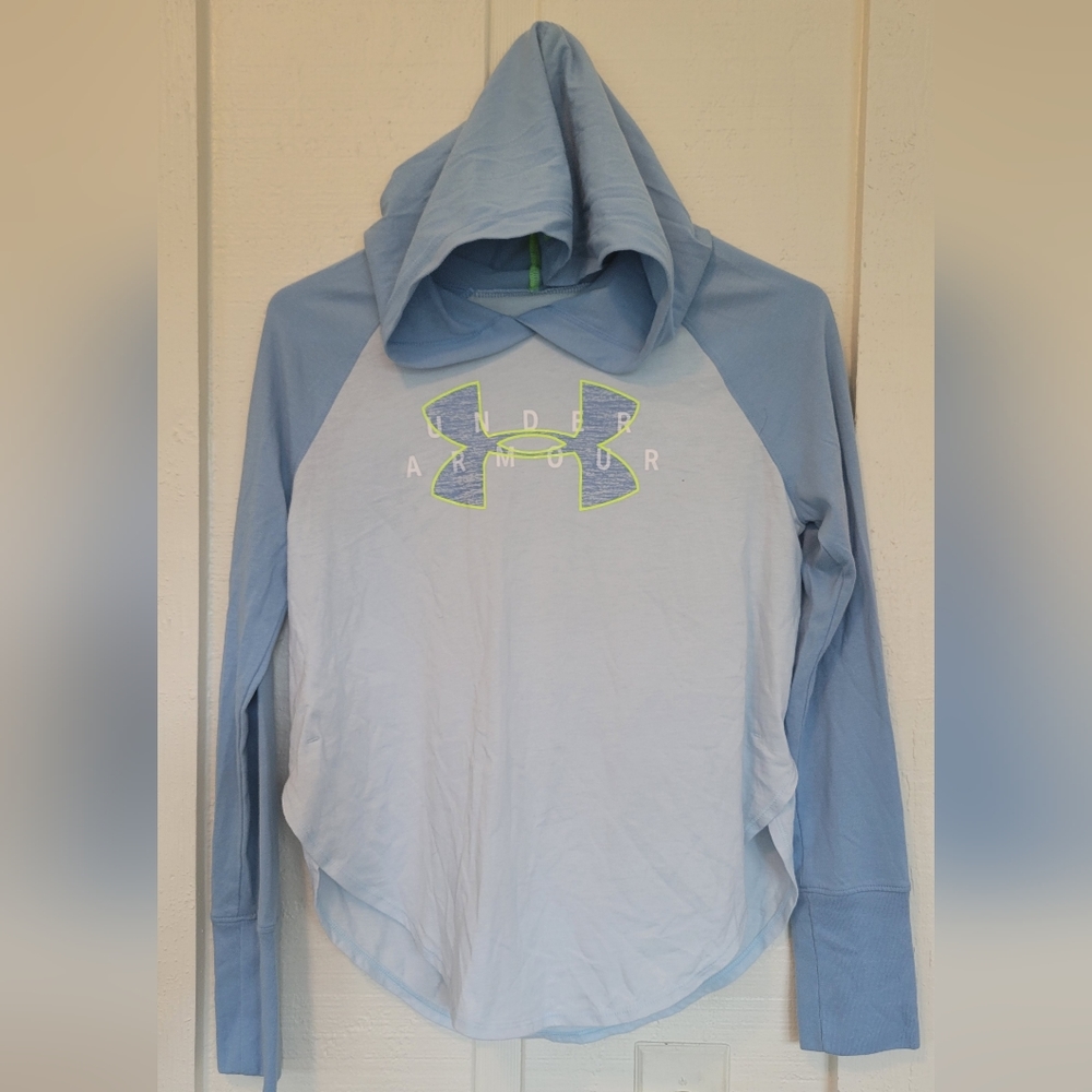 EUC Under Armour Hooded Long Sleeve Shirt